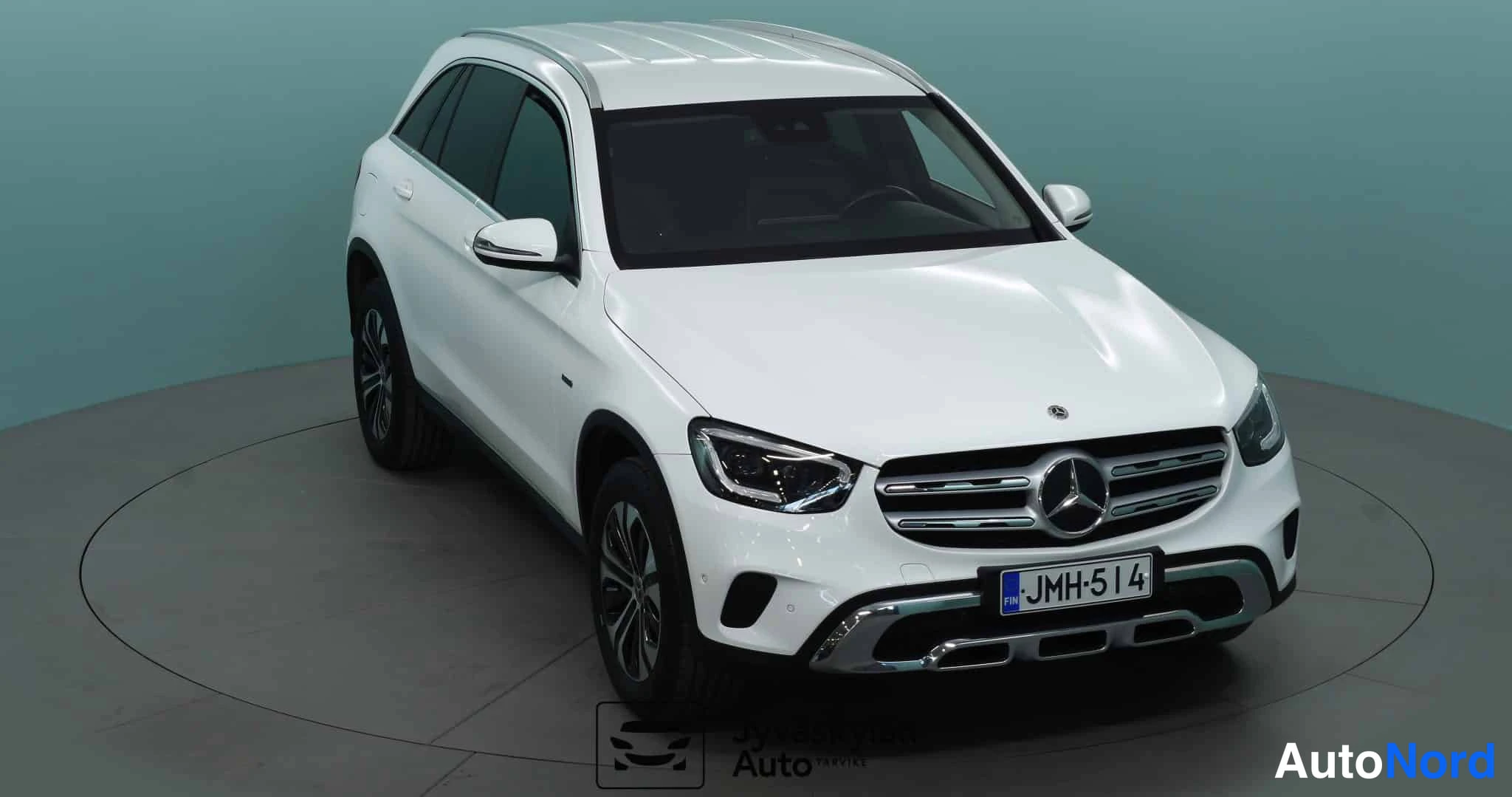 Valkoinen Mercedes-Benz GLC 2022, etuviisto, keula oikealle, kuva 5
