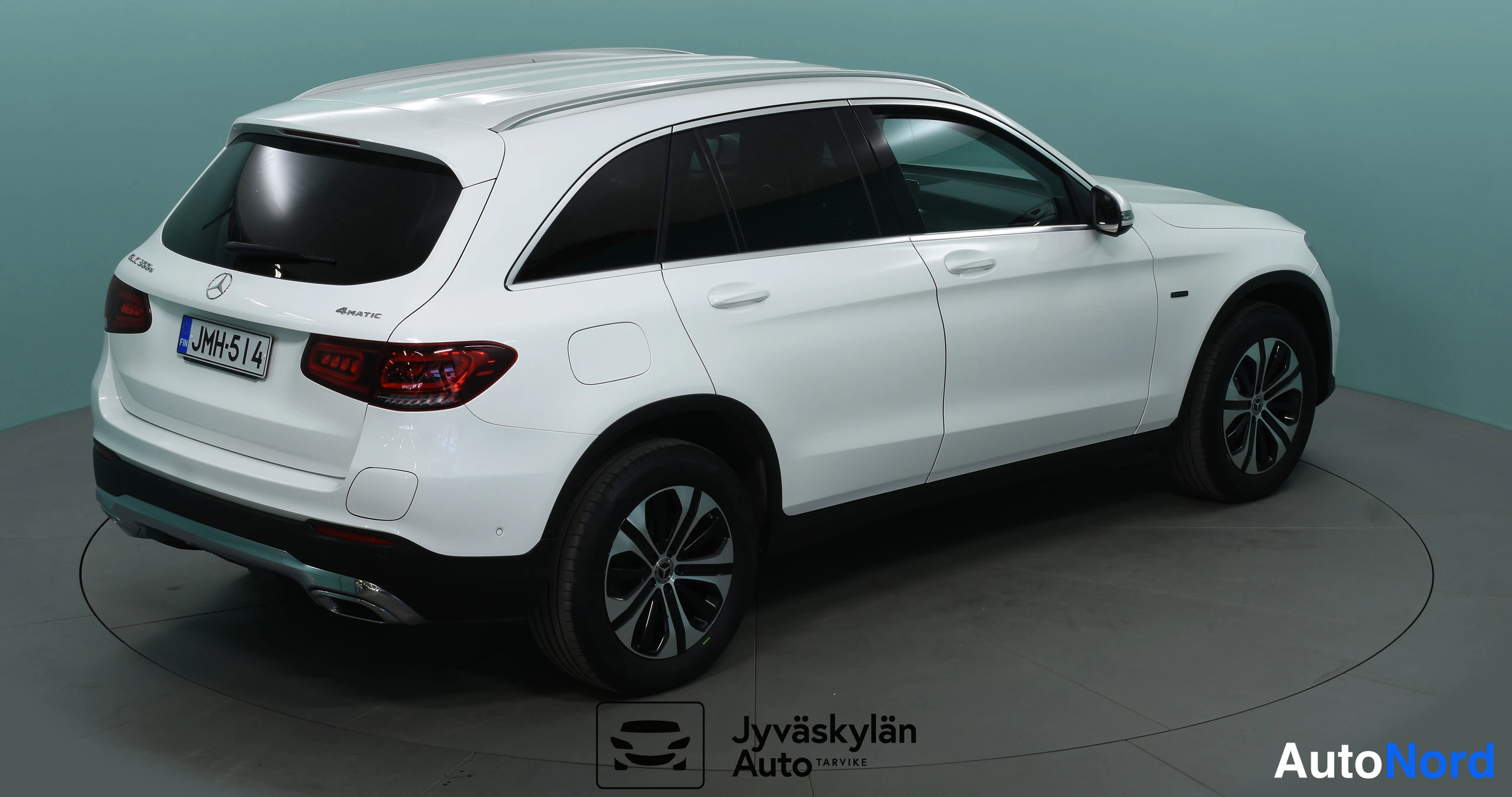 Valkoinen Mercedes-Benz GLC 2022, takaviisto, kuva 18