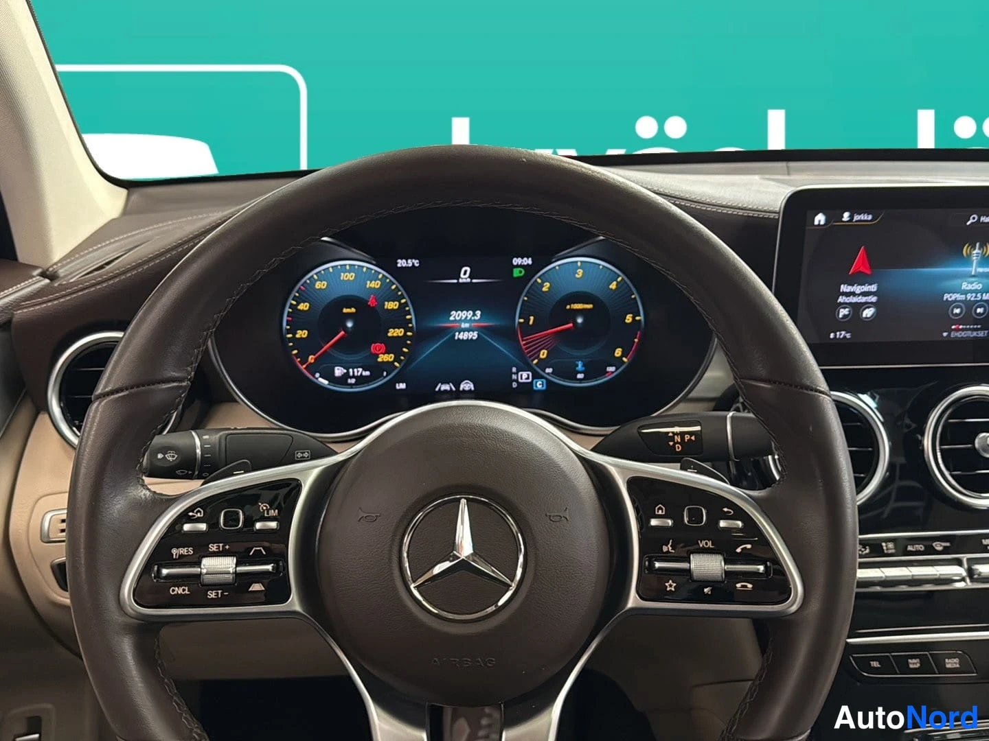 Sininen Mercedes-Benz GLC 2022, yksityiskohta, kuva 17