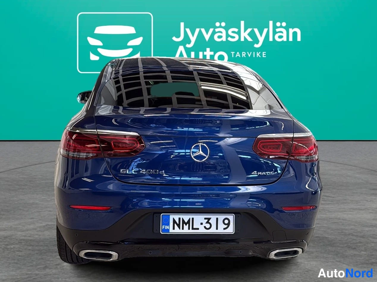 Sininen Mercedes-Benz GLC 2022, takaa, kuva 6