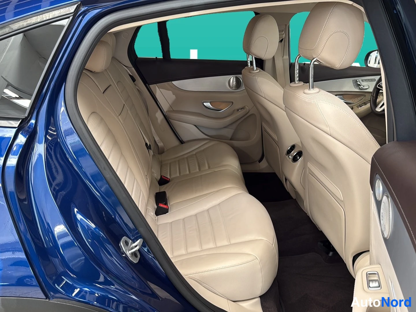 Sininen Mercedes-Benz GLC 2022, takaistuimet, kuva 12