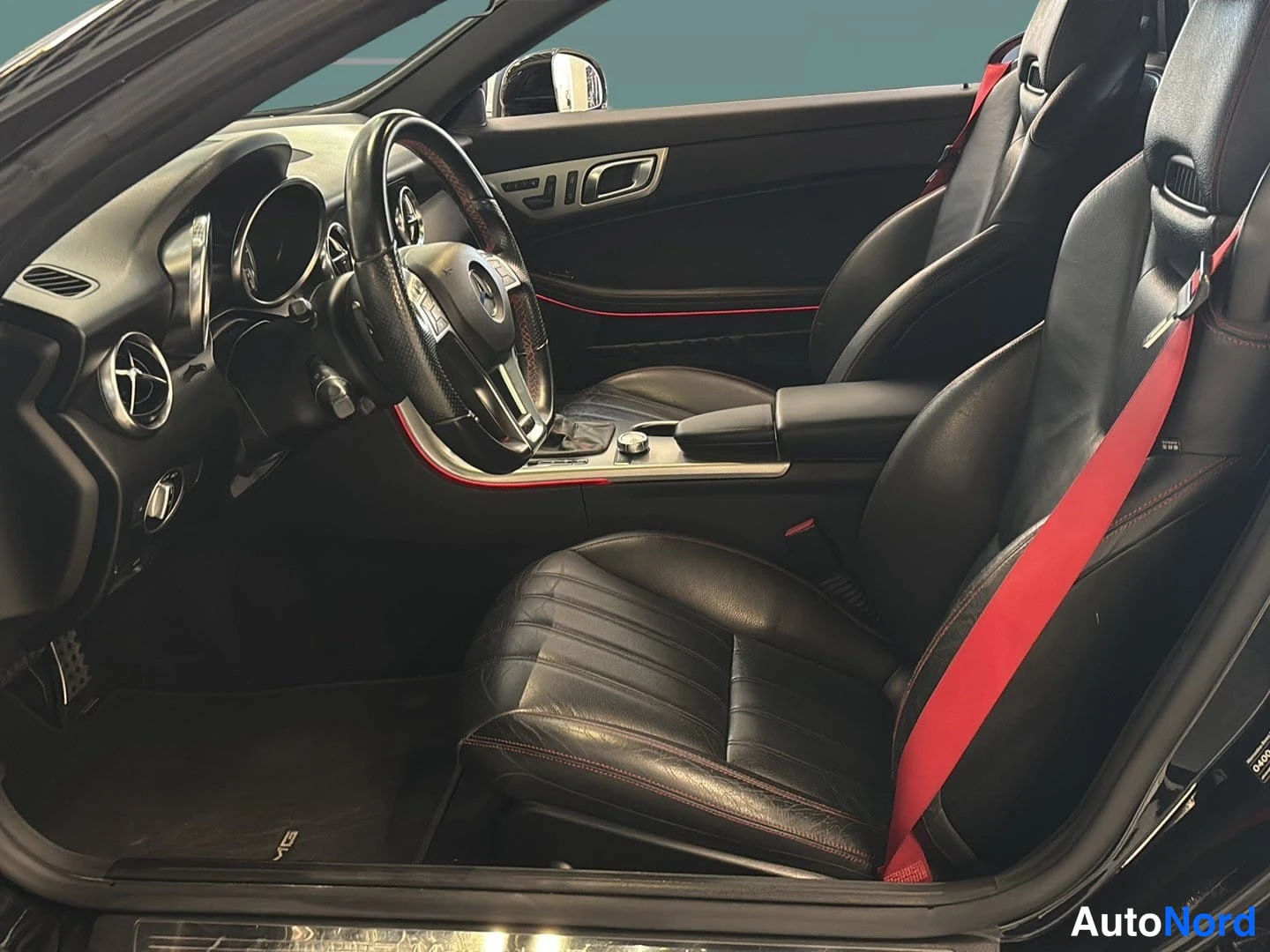 Musta Mercedes-Benz SLK 2011, etuistuimet, kuva 13