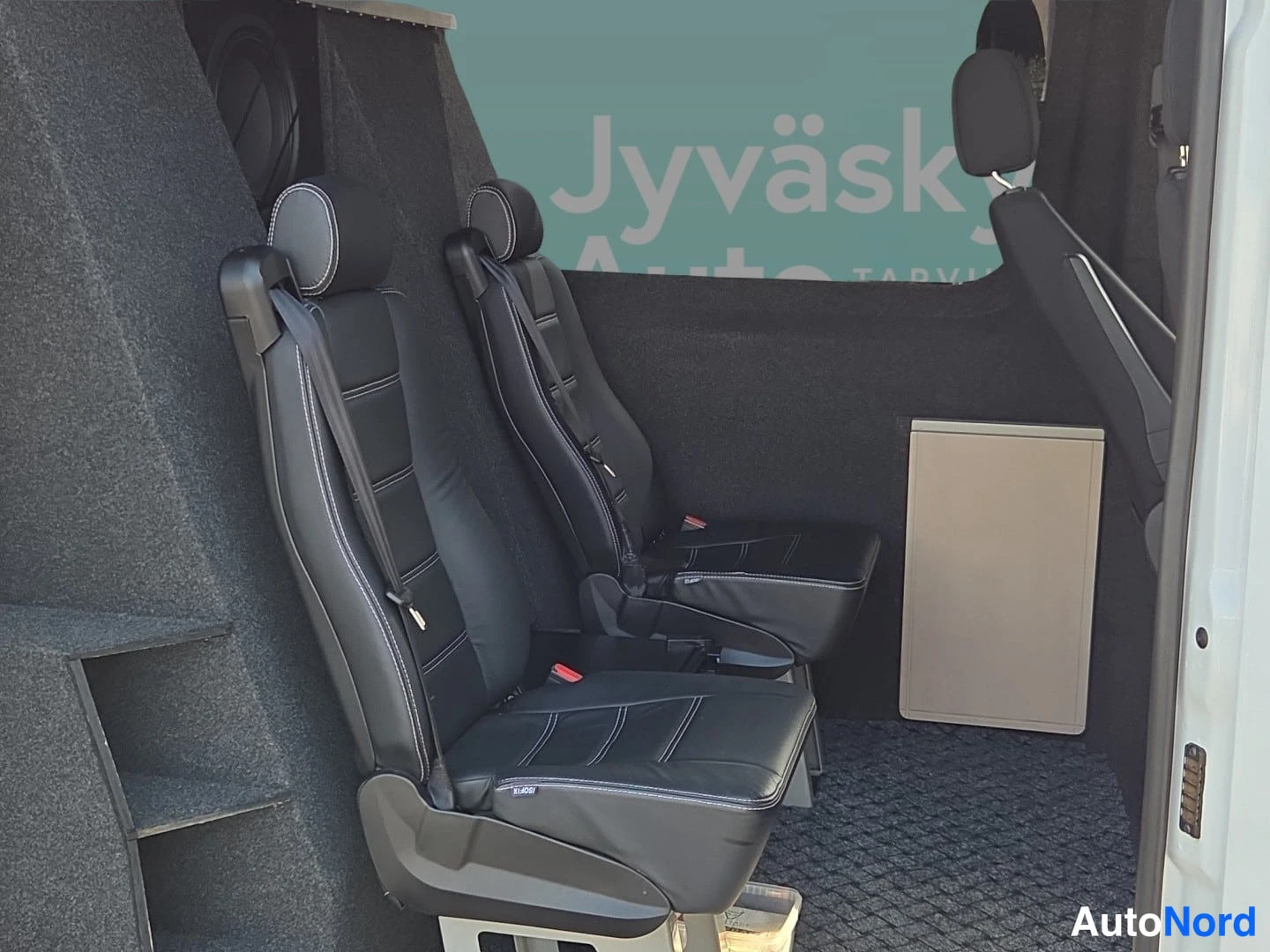 Valkoinen Mercedes-Benz Sprinter 2019, takaistuimet, kuva 11