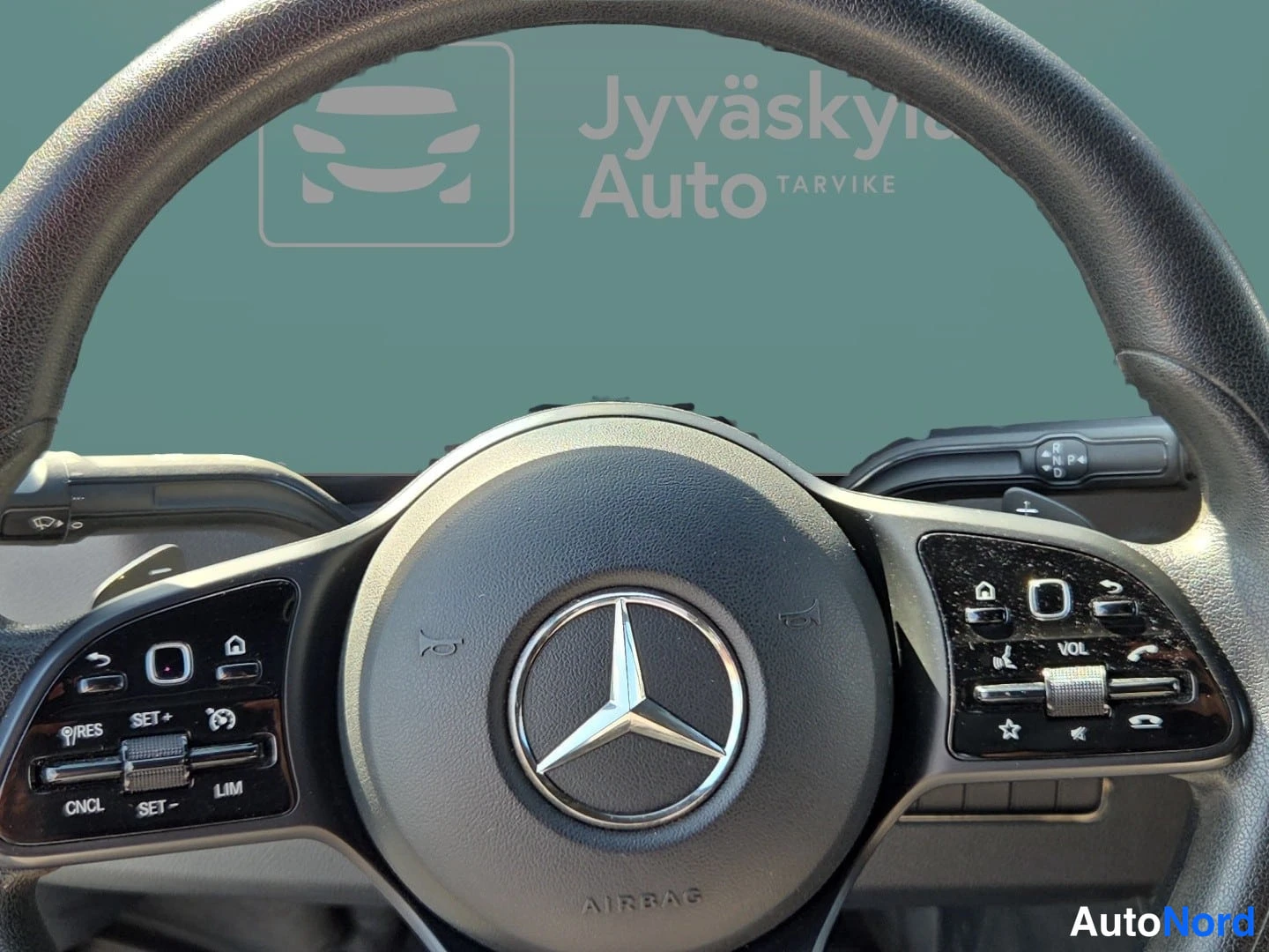 Valkoinen Mercedes-Benz Sprinter 2019, yksityiskohta, kuva 14