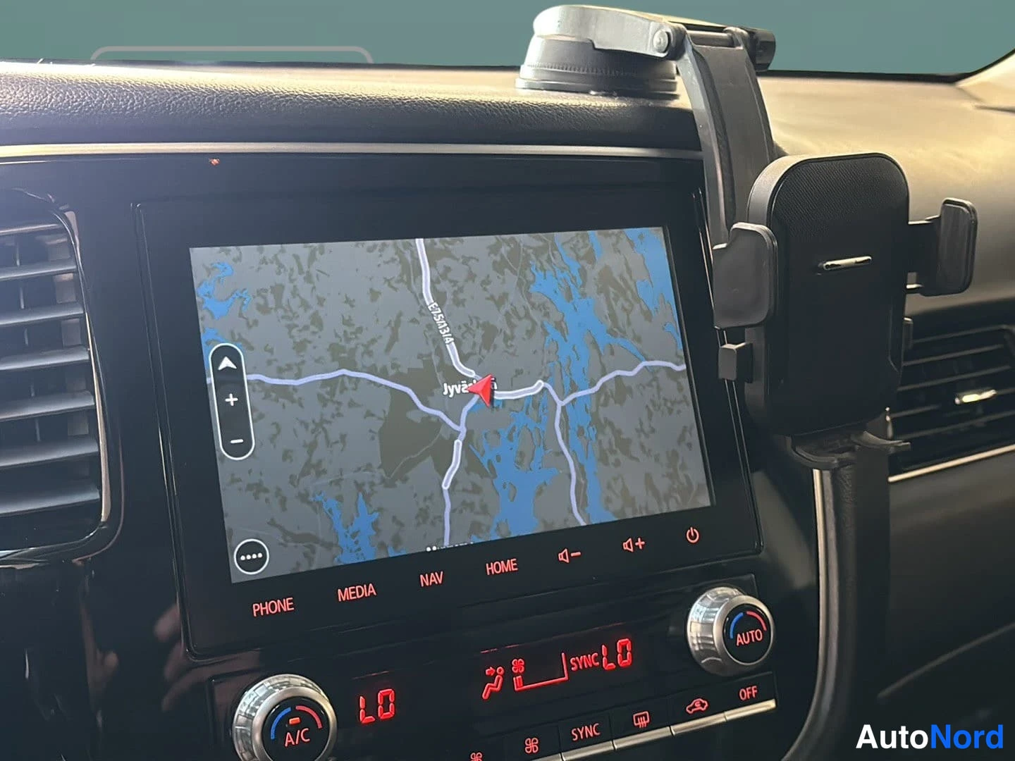 Musta Mitsubishi Outlander PHEV 2019, yksityiskohta, kuva 13