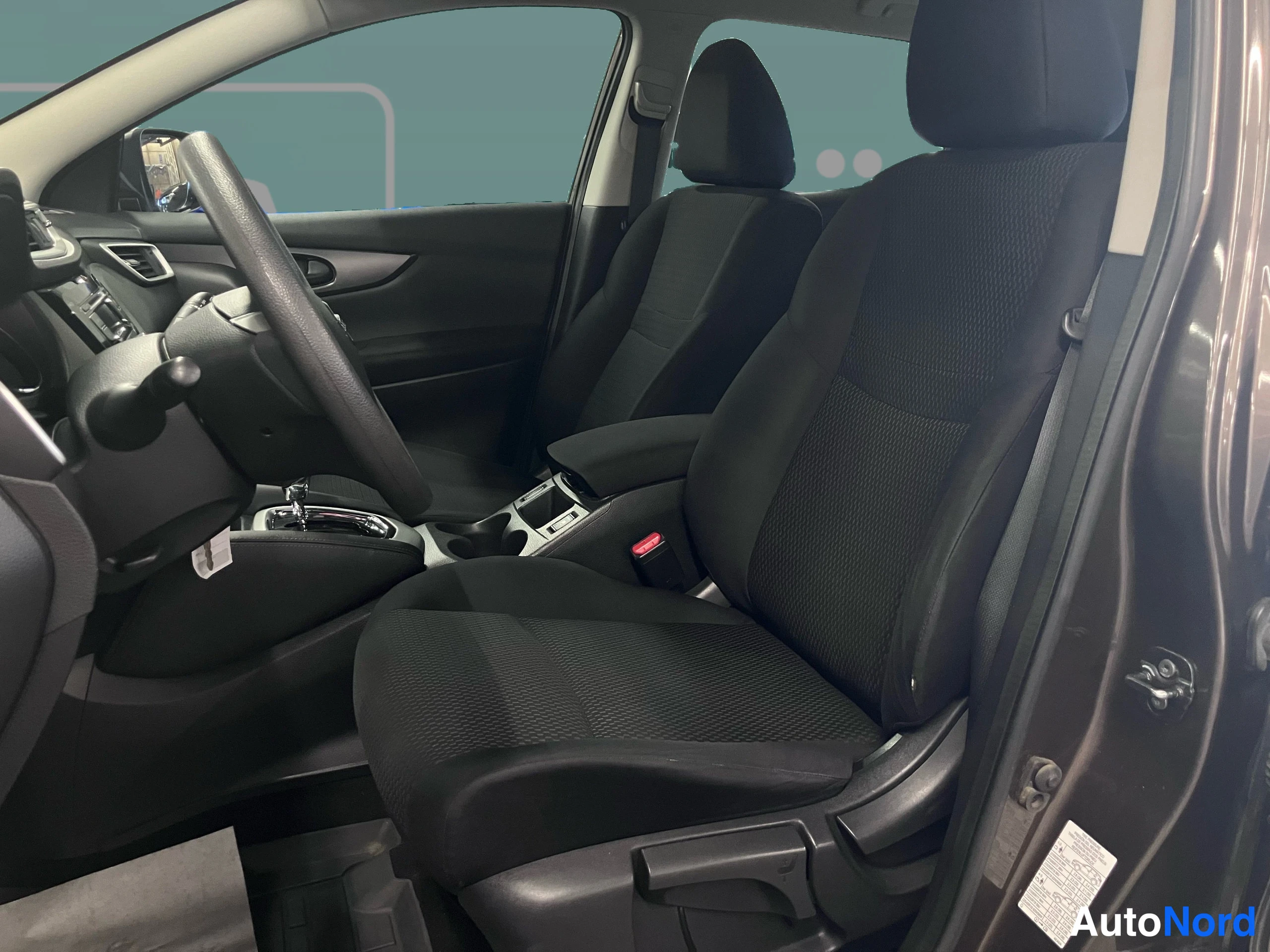 Brun Nissan Qashqai 2017, framsäten, bild 14