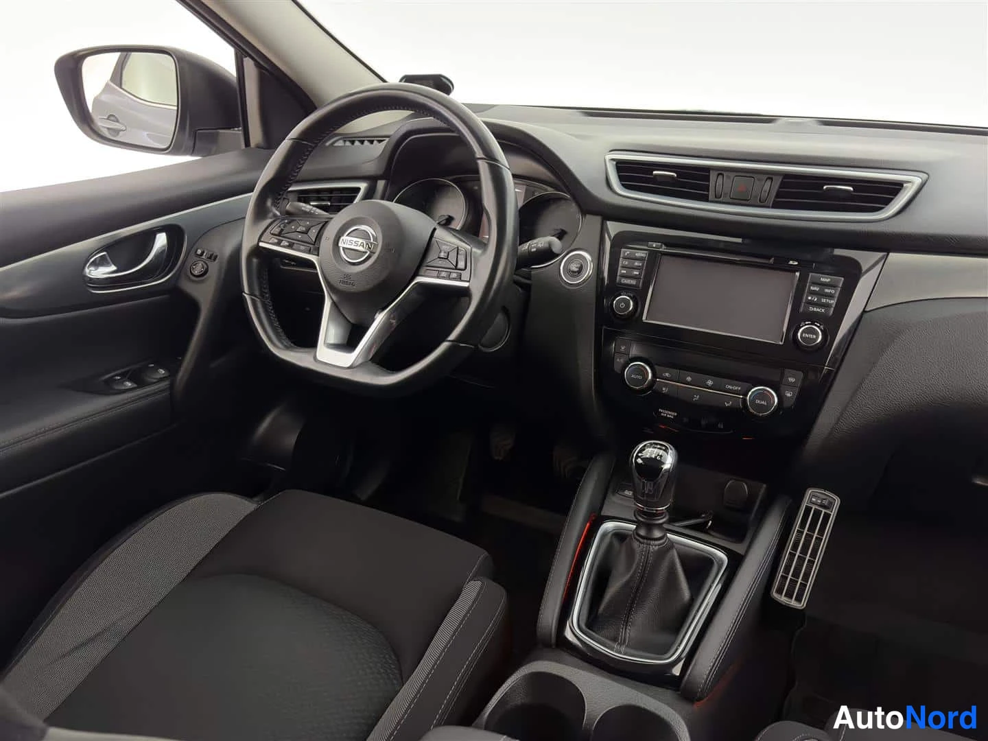 Harmaa Nissan Qashqai 2019, ohjaamo, kuva 14