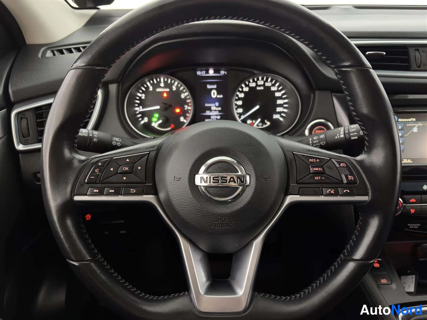 Harmaa Nissan Qashqai 2019, ohjaamo, kuva 16
