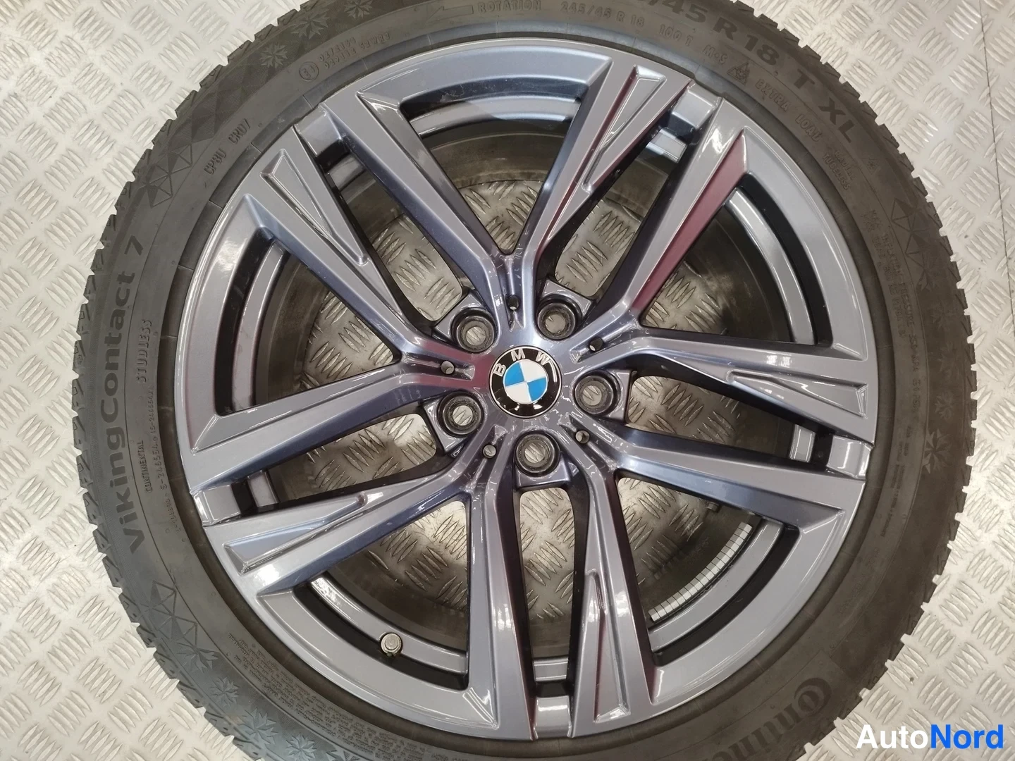 Valkoinen BMW i4 eDrive40 2024, yksityiskohta, kuva 25