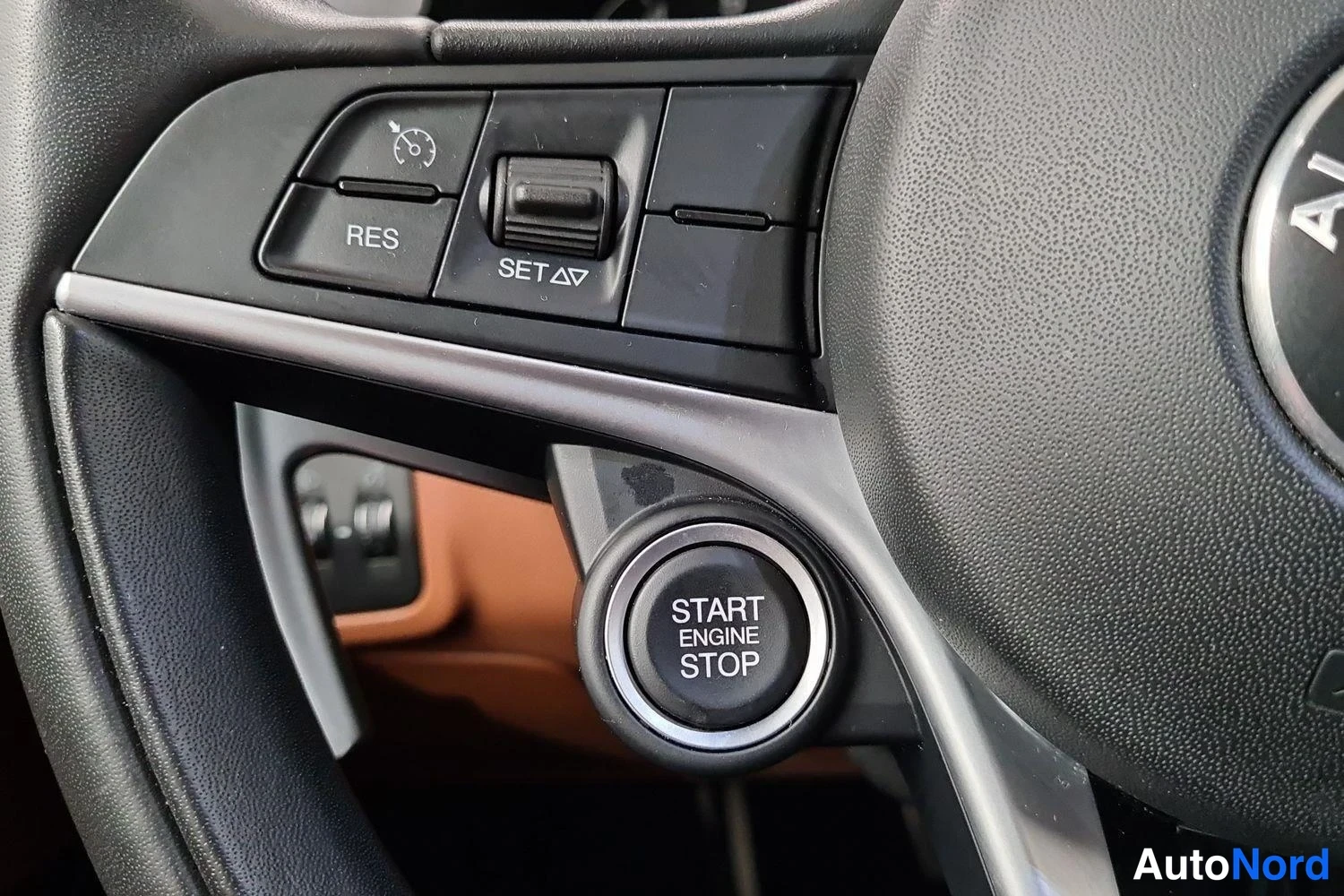 Sininen Alfa Romeo Giulia 2019, yksityiskohta, kuva 15