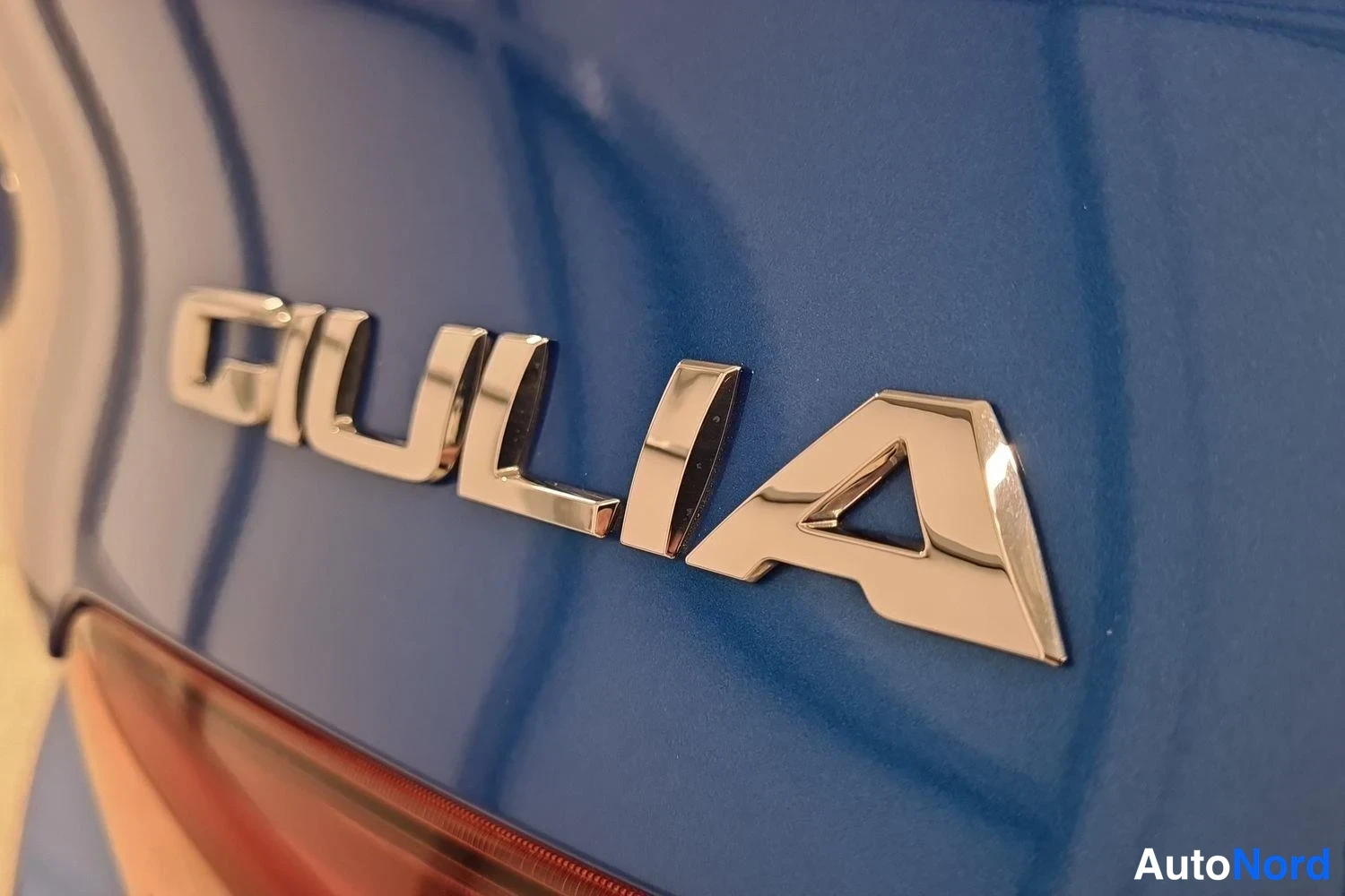 Sininen Alfa Romeo Giulia 2019, yksityiskohta, kuva 22