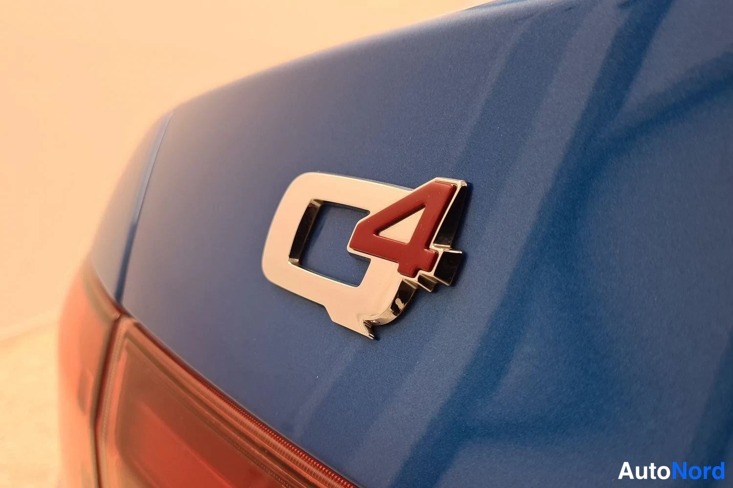 Sininen Alfa Romeo Giulia 2019, yksityiskohta, kuva 23