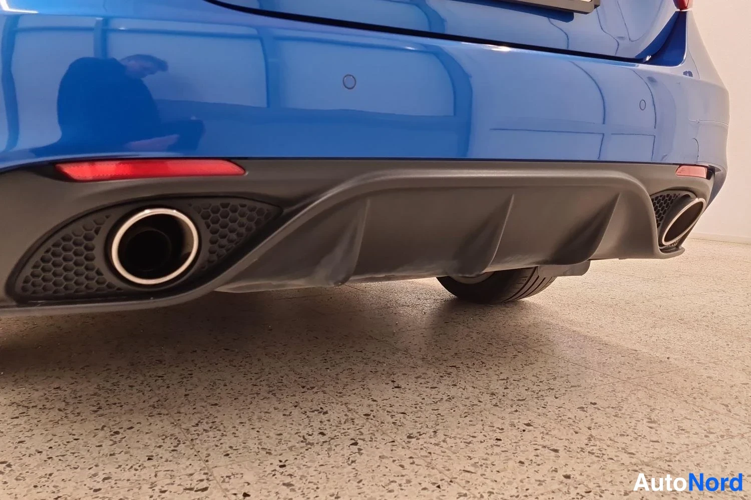 Sininen Alfa Romeo Giulia 2019, yksityiskohta, kuva 24