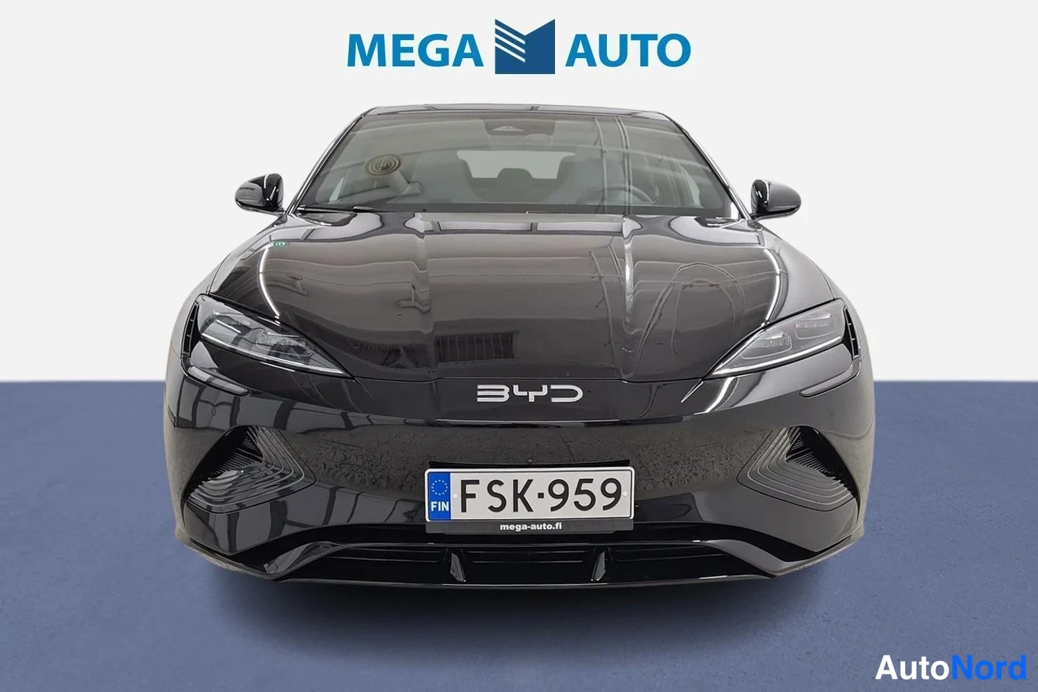 Musta BYD Seal 2026, edestä, kuva 2