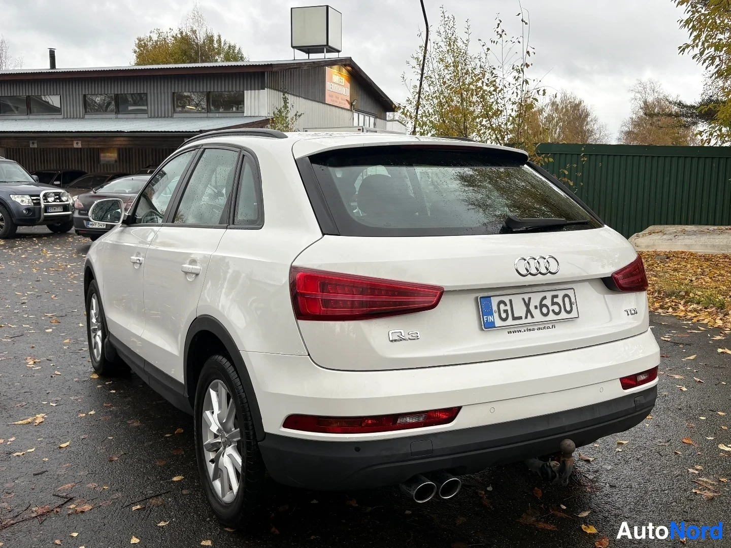 Valkoinen Audi Q3 2016, takaviisto, kuva 6