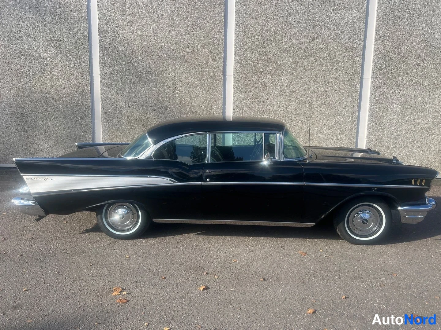 Musta Chevrolet Bel Air 1957, sivulta, kuva 12