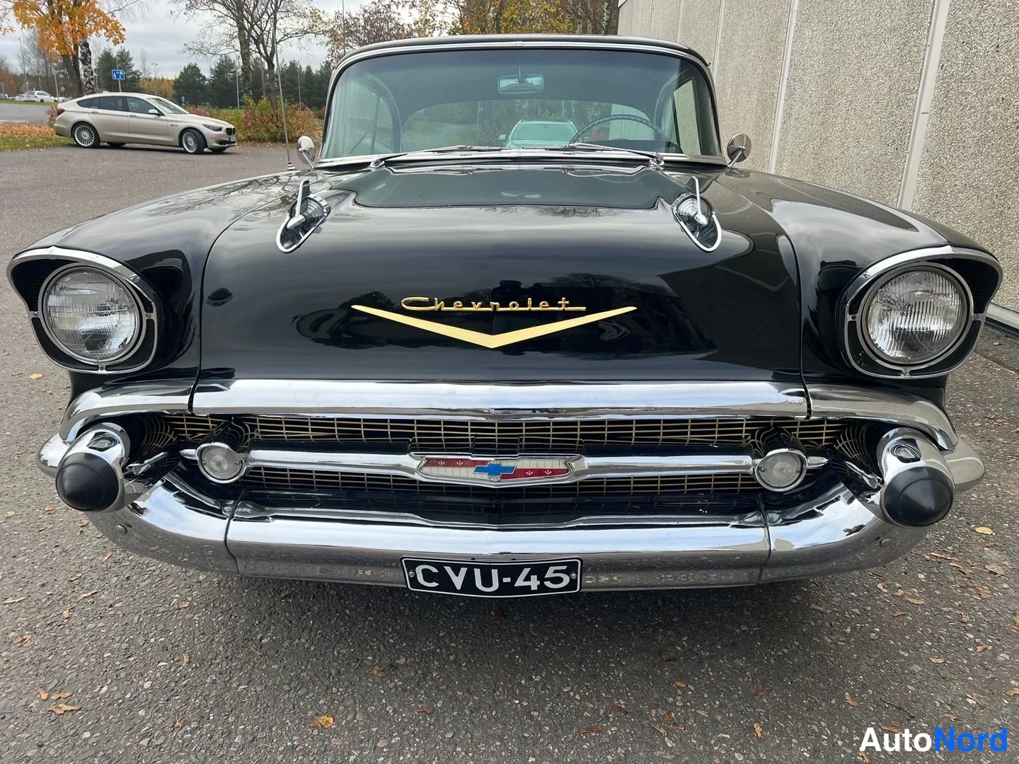 Musta Chevrolet Bel Air 1957, edestä, kuva 9