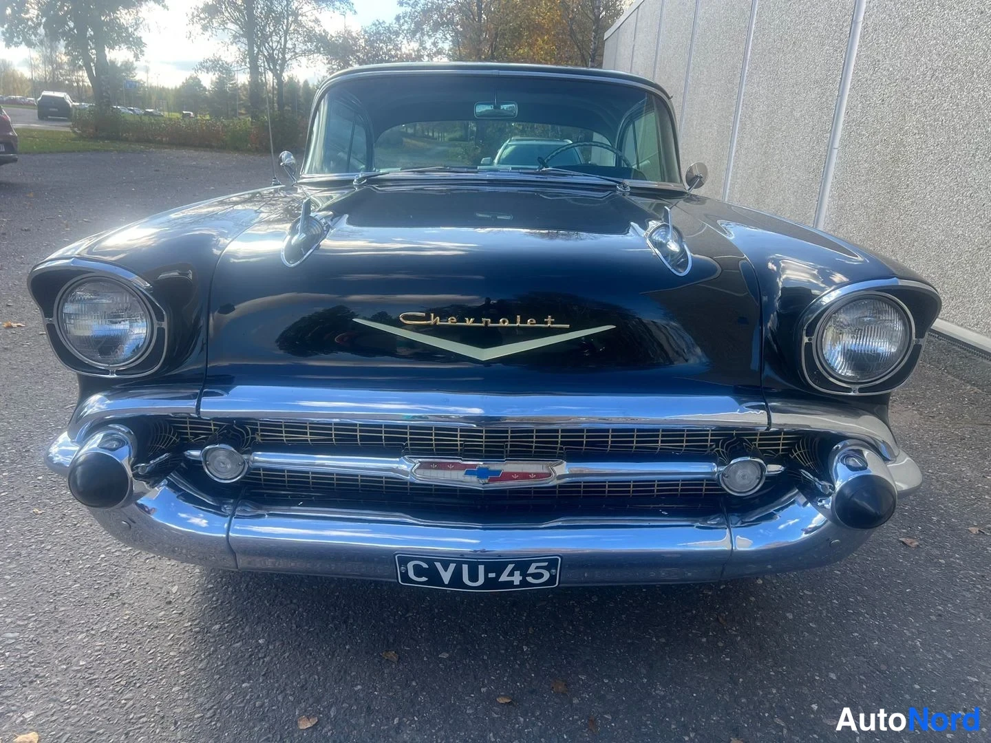 Musta Chevrolet Bel Air 1957, edestä, kuva 10