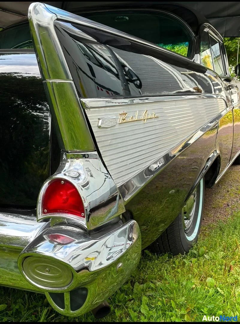 Musta Chevrolet Bel Air 1957, yksityiskohta, kuva 32