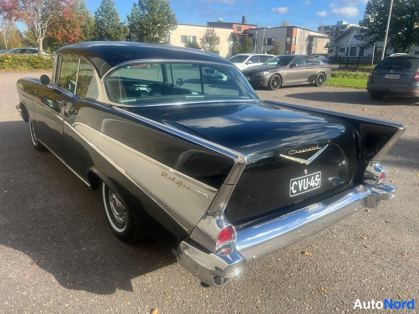 Musta Chevrolet Bel Air 1957, takaviisto, kuva 14
