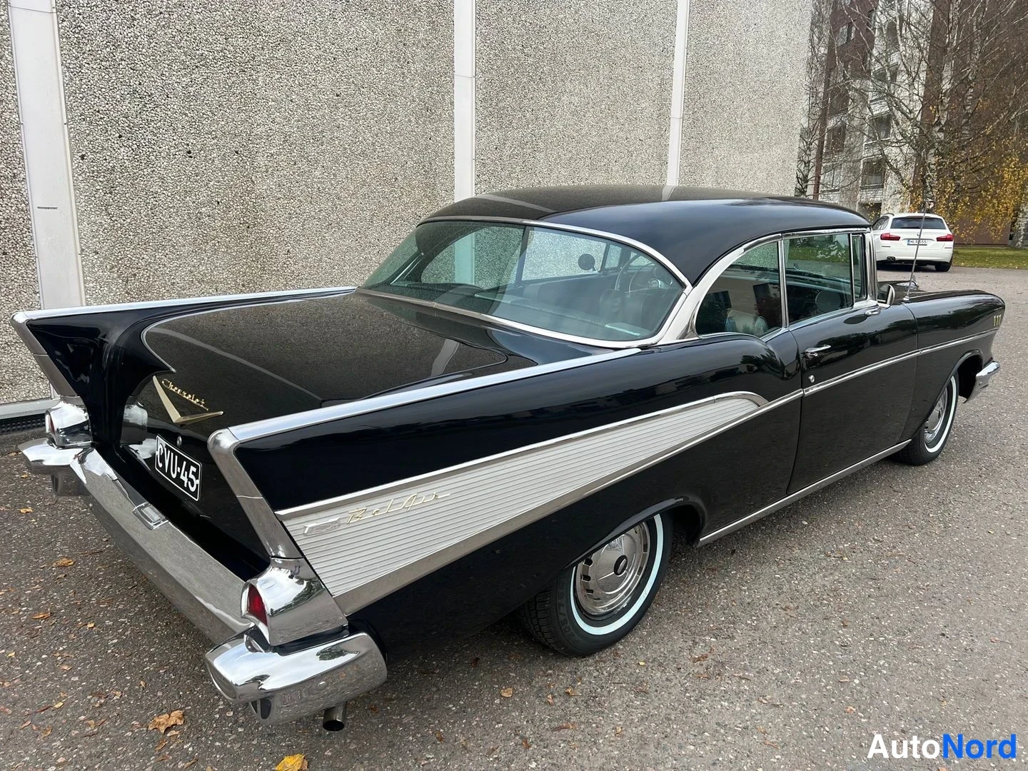 Musta Chevrolet Bel Air 1957, takaviisto, kuva 15