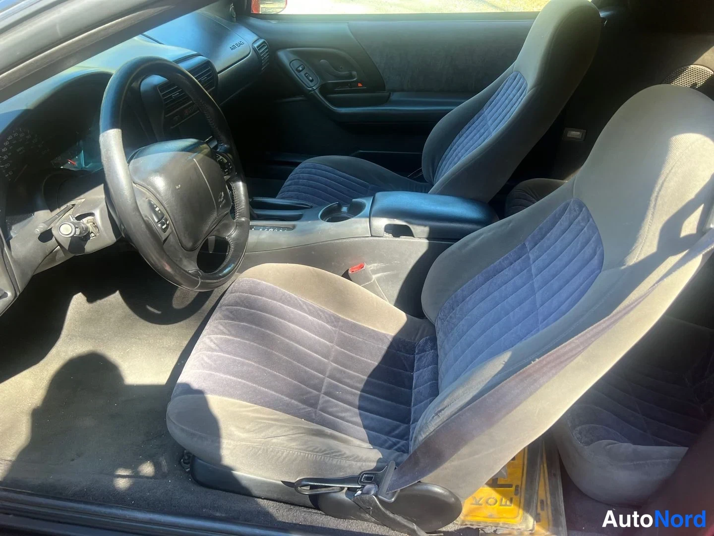 Röd Chevrolet Camaro 2000, förarplats, bild 19
