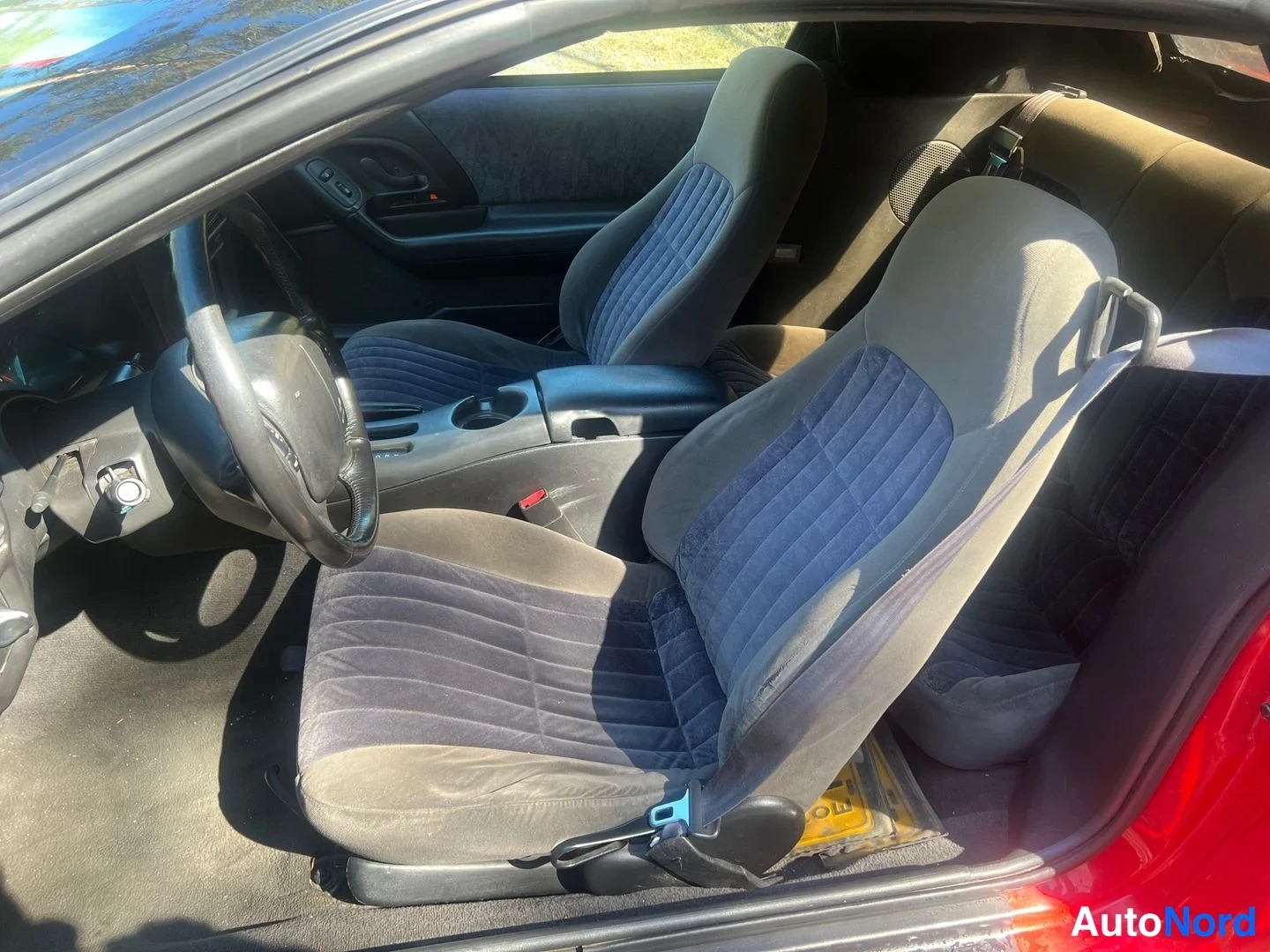 Röd Chevrolet Camaro 2000, förarplats, bild 21