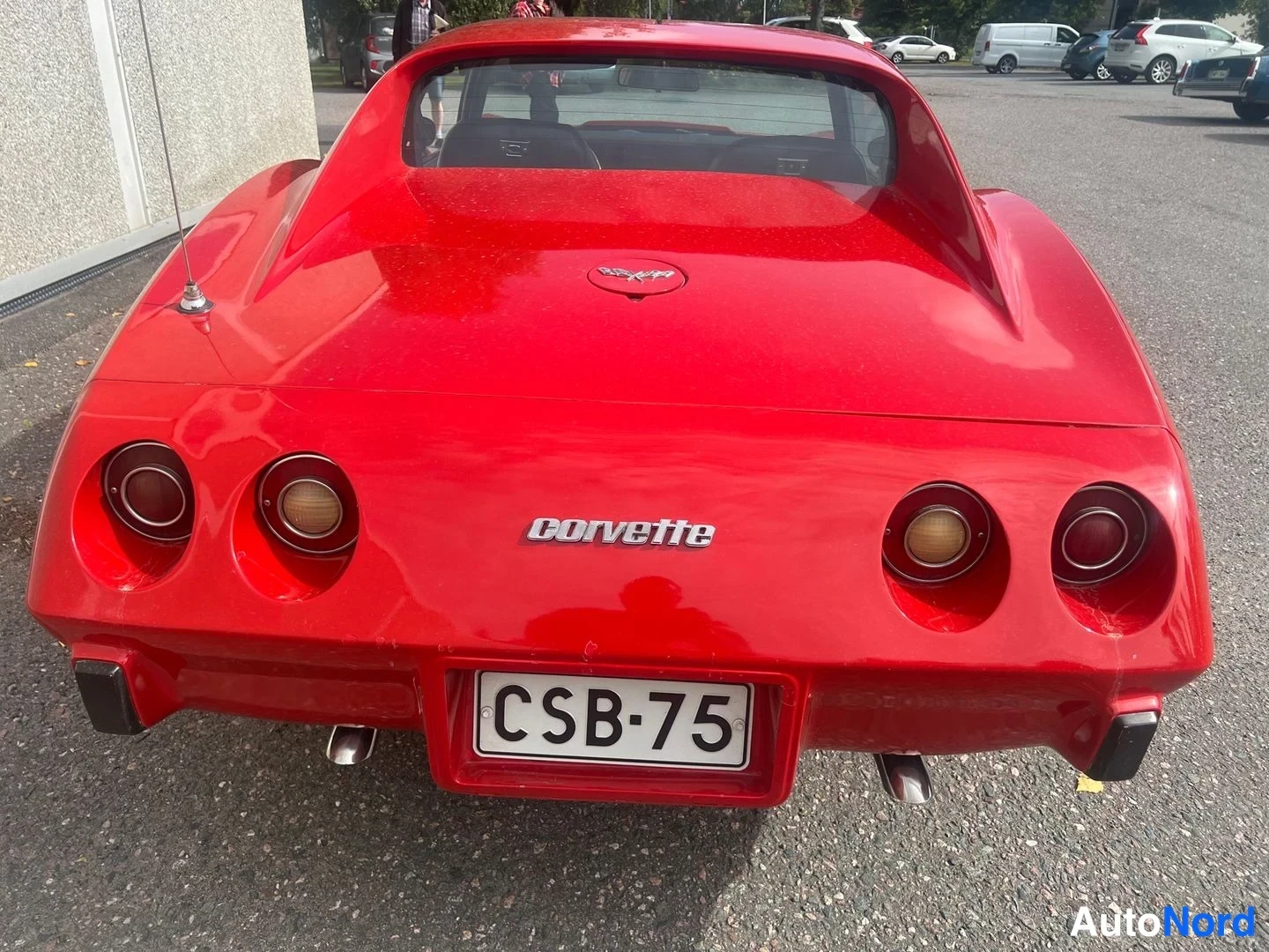 Röd Chevrolet Corvette STINGRAY 1977, bakifrån, bild 8
