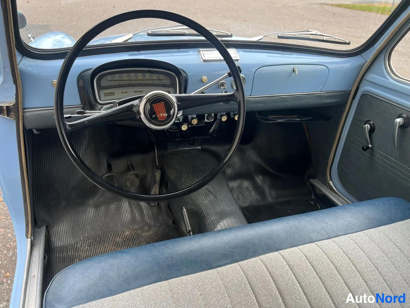 Blå Fiat 1100 1960, förarplats, bild 14