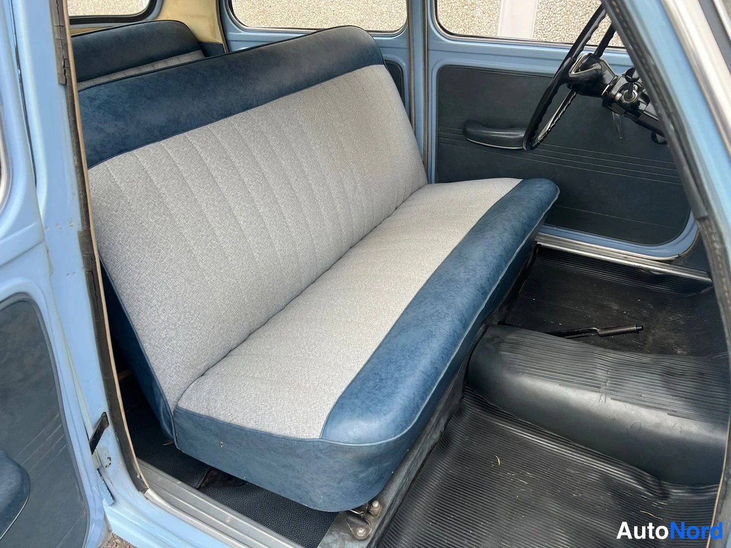 Blå Fiat 1100 1960, framsäten, bild 16