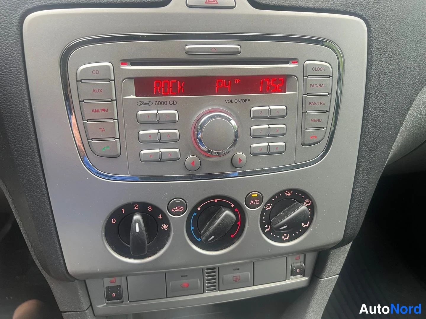 Svart Ford Focus 2008, detalj, bild 20
