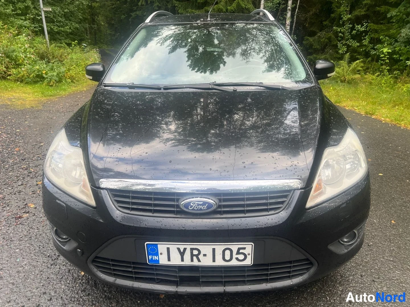 Svart Ford Focus 2008, framifrån, bild 7