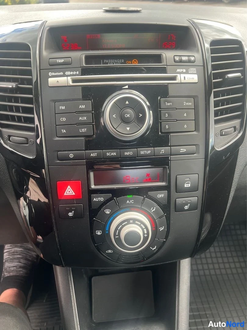 Röd Kia Venga 2013, detalj, bild 18