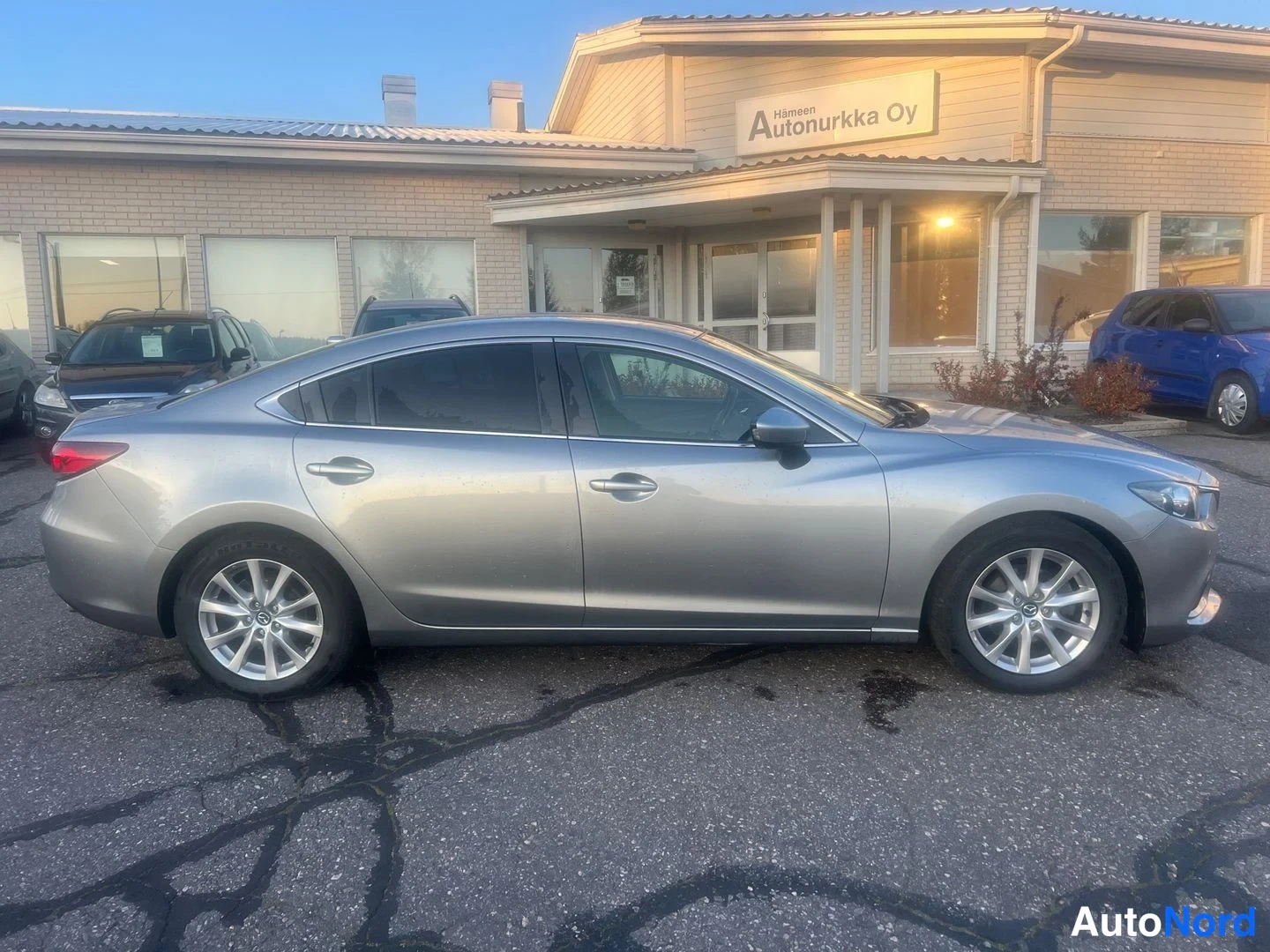 Grå Mazda 6 2014, från sidan, bild 6