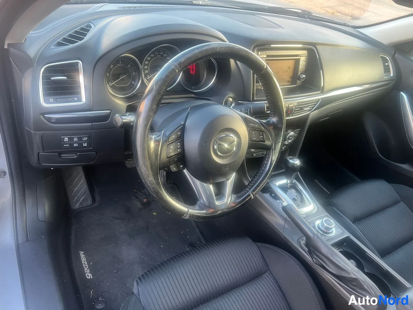 Grå Mazda 6 2014, förarplats, bild 10
