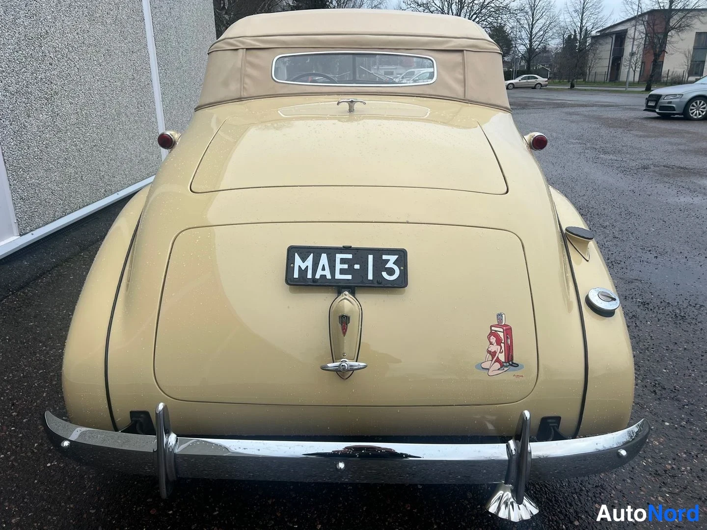 Beige Oldsmobile Coupe F 1938, bakifrån, bild 15