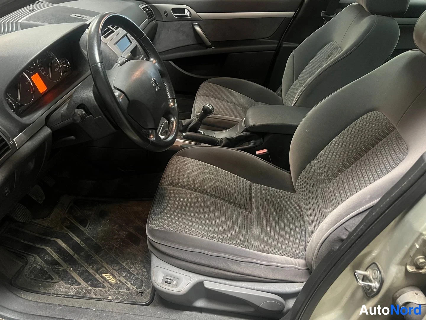 Beige Peugeot 407 2006, framsäten, bild 11