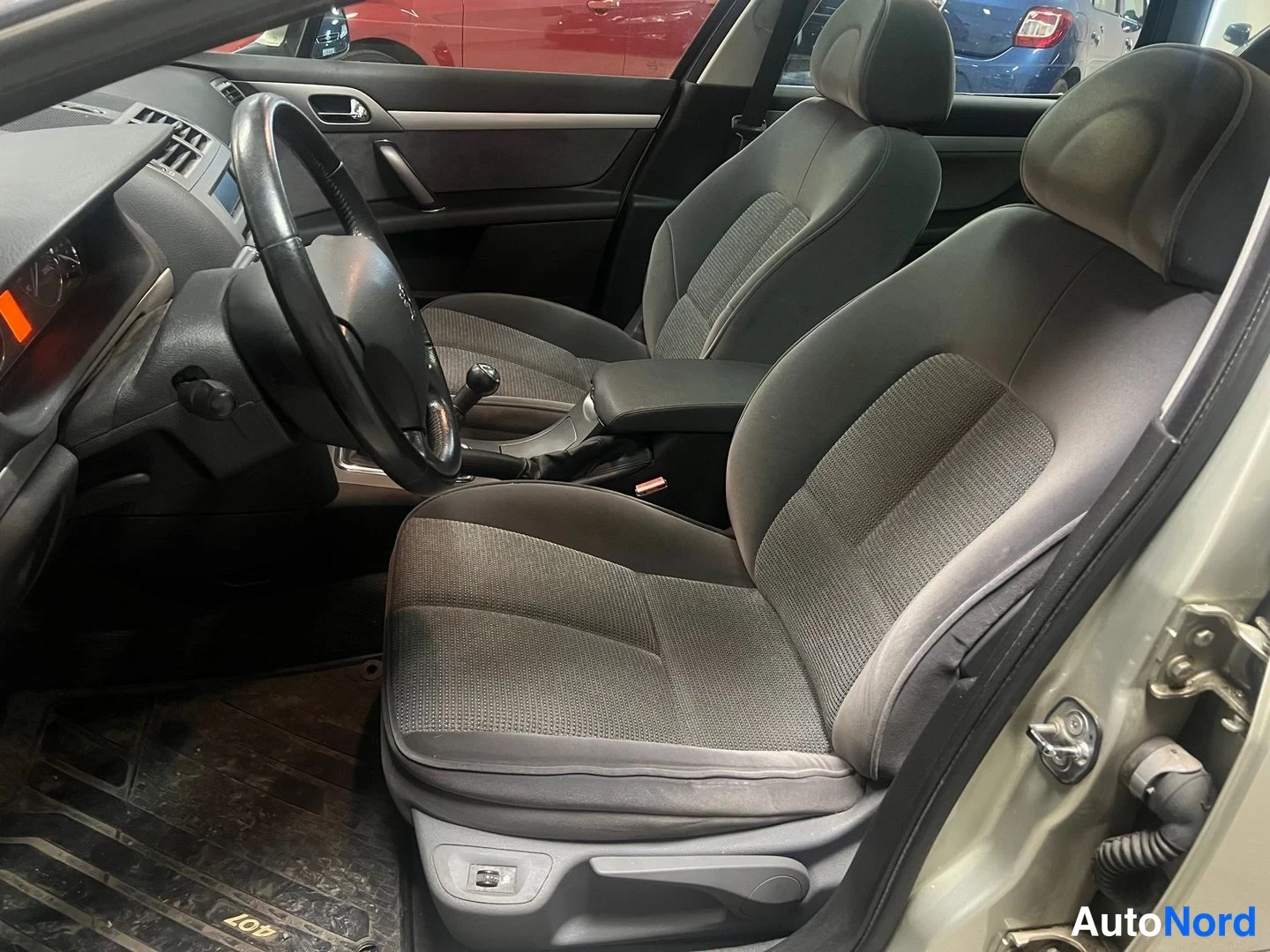 Beige Peugeot 407 2006, framsäten, bild 12