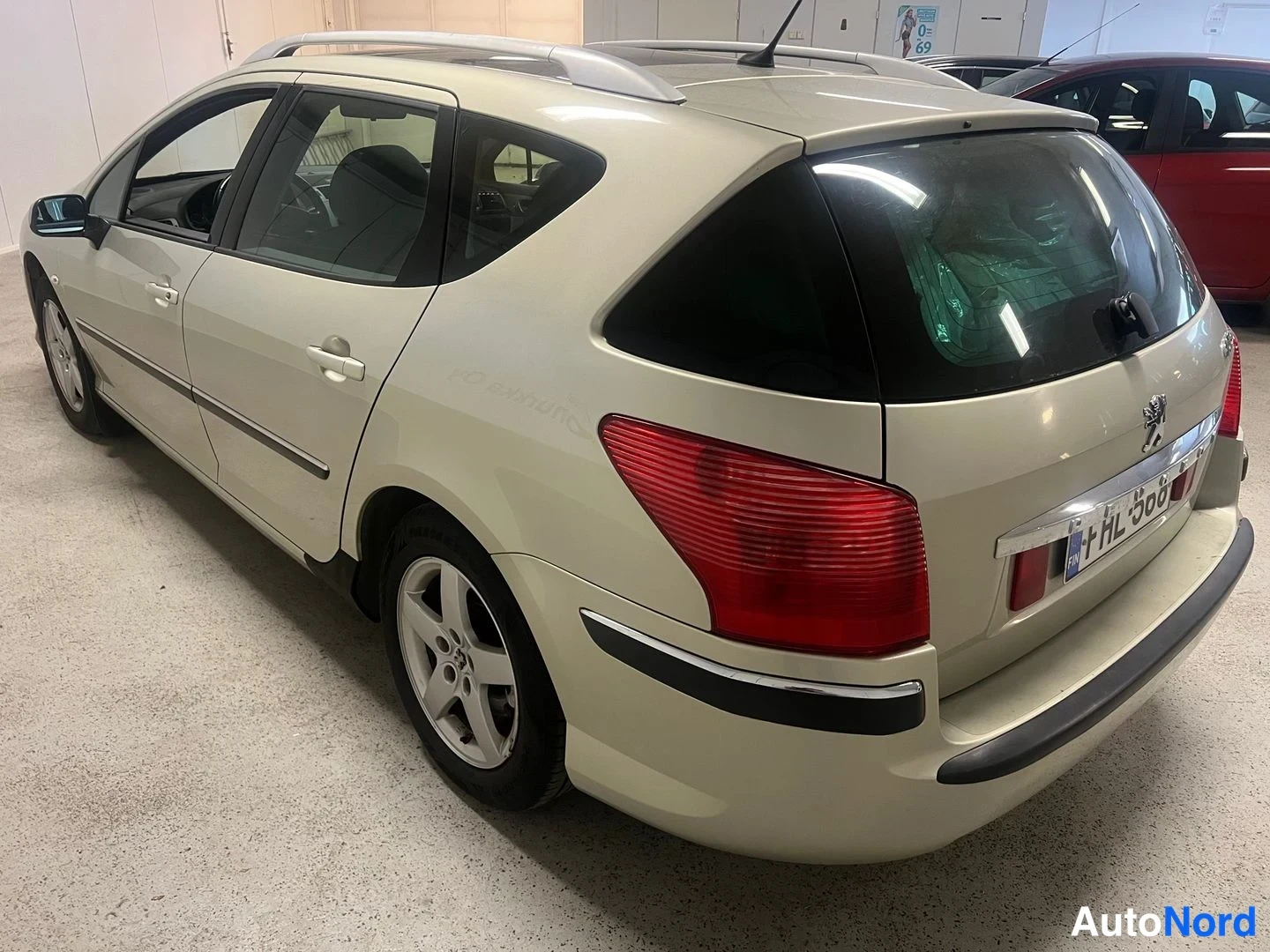 Beige Peugeot 407 2006, snett bakifrån, bild 8