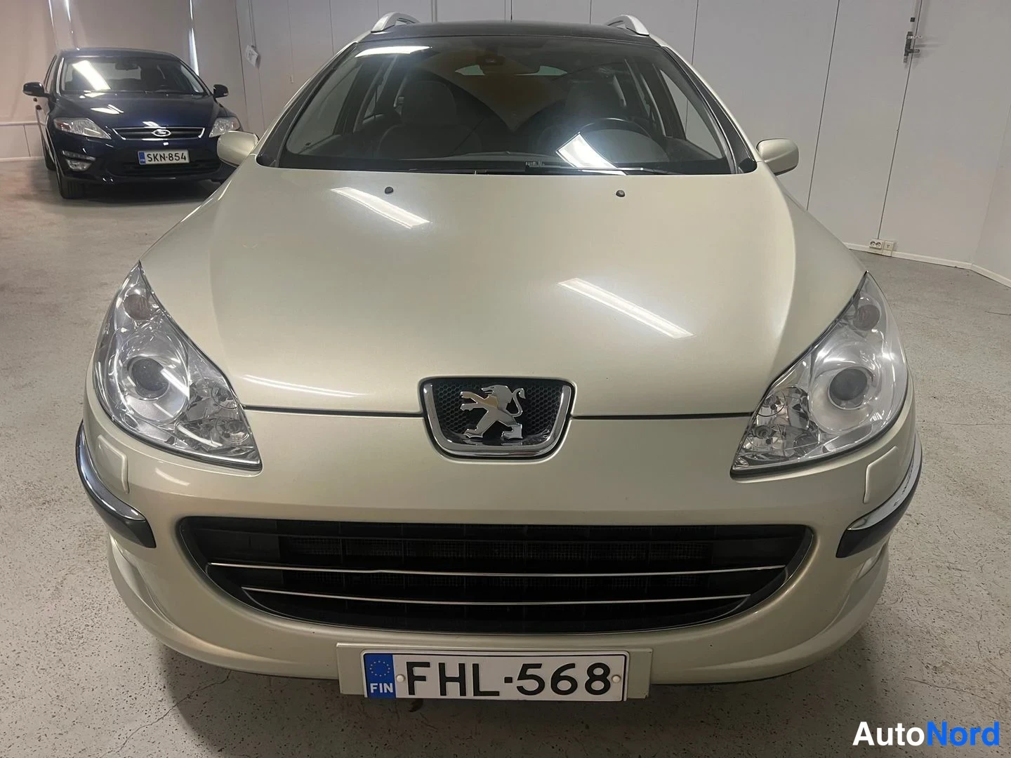 Beige Peugeot 407 2006, framifrån, bild 5