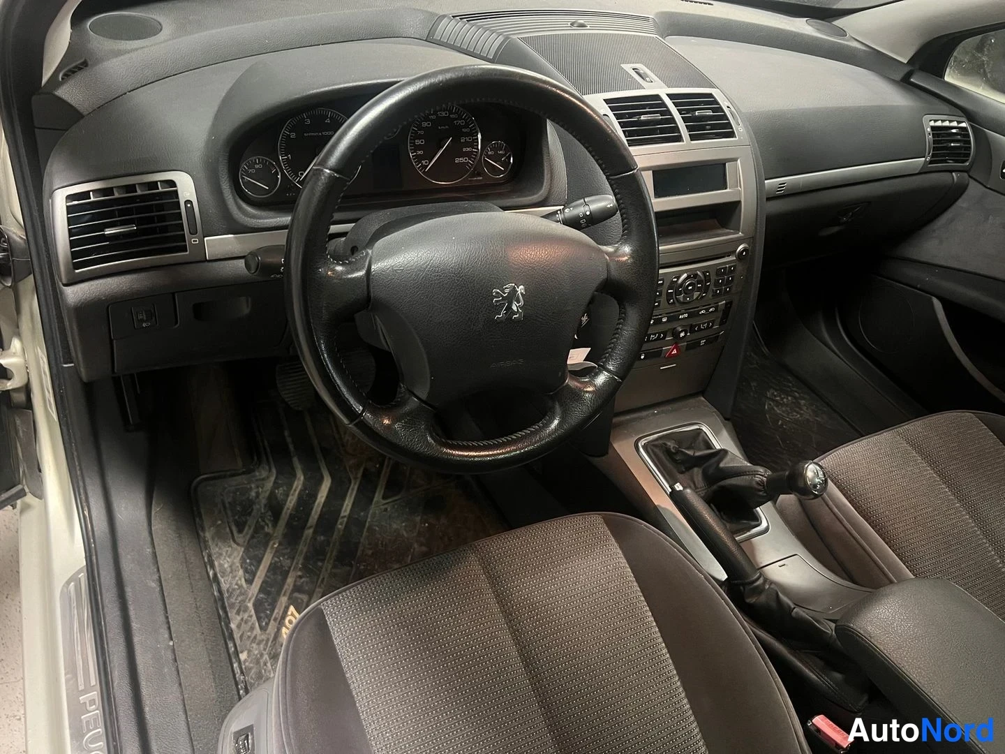 Beige Peugeot 407 2006, förarplats, bild 10