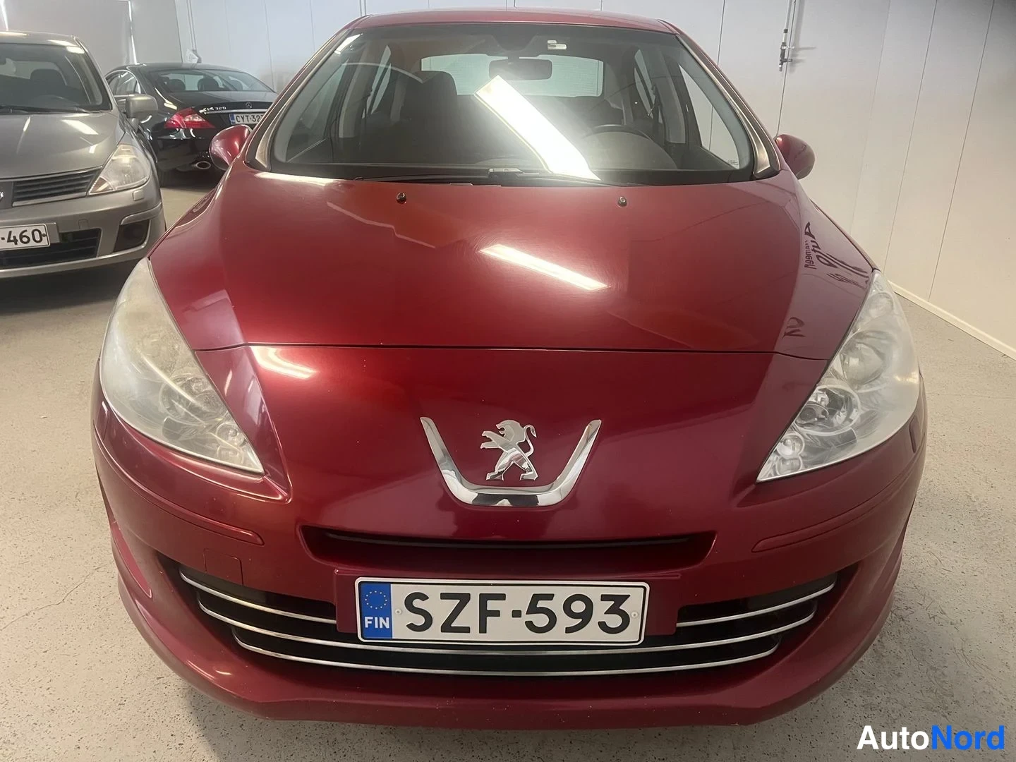 Röd Peugeot 408 2013, framifrån, bild 7