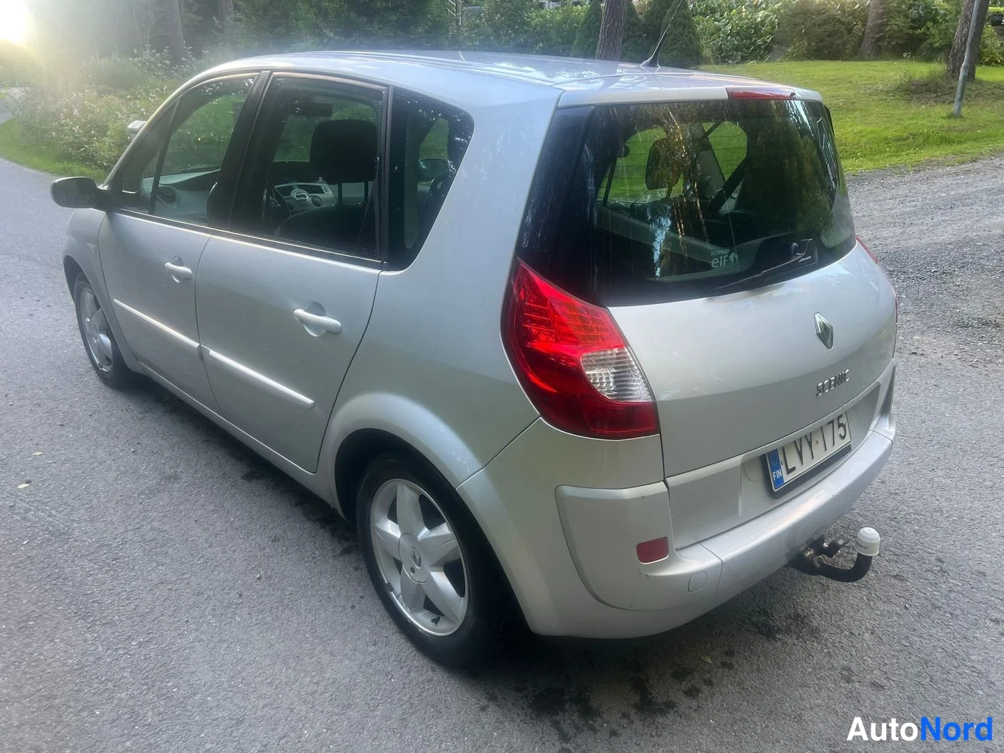Silver Renault Scenic 2008, snett bakifrån, bild 5