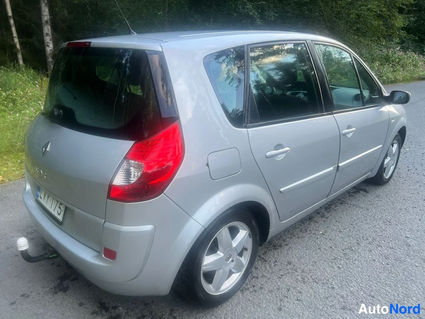 Silver Renault Scenic 2008, snett bakifrån, bild 6