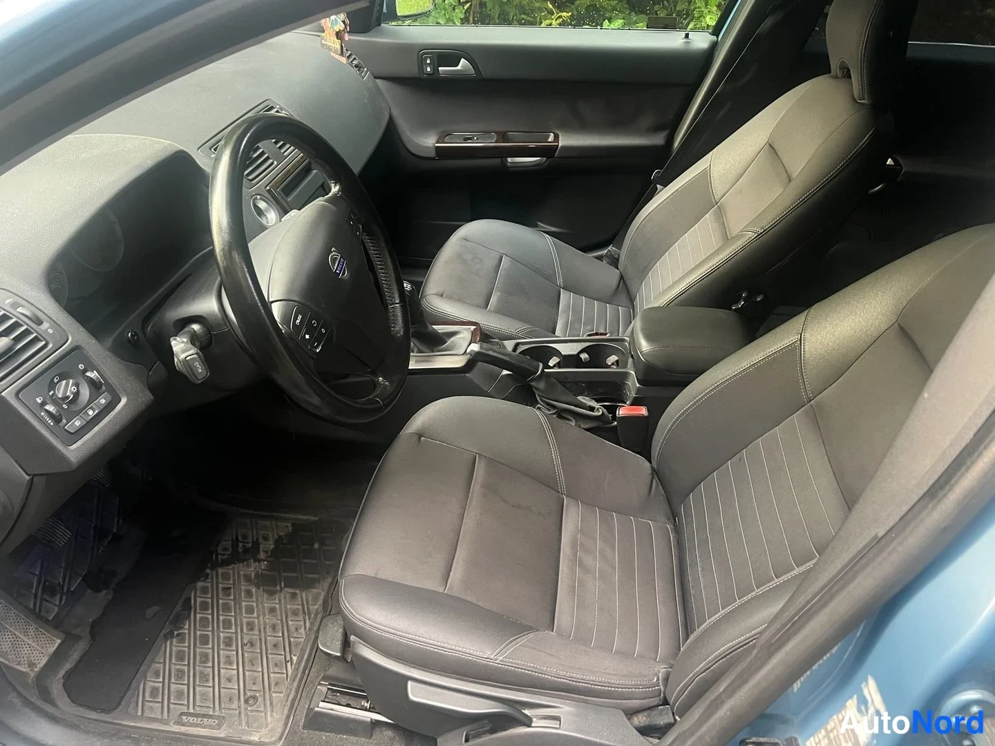 Blå Volvo V50 2004, framsäten, bild 13