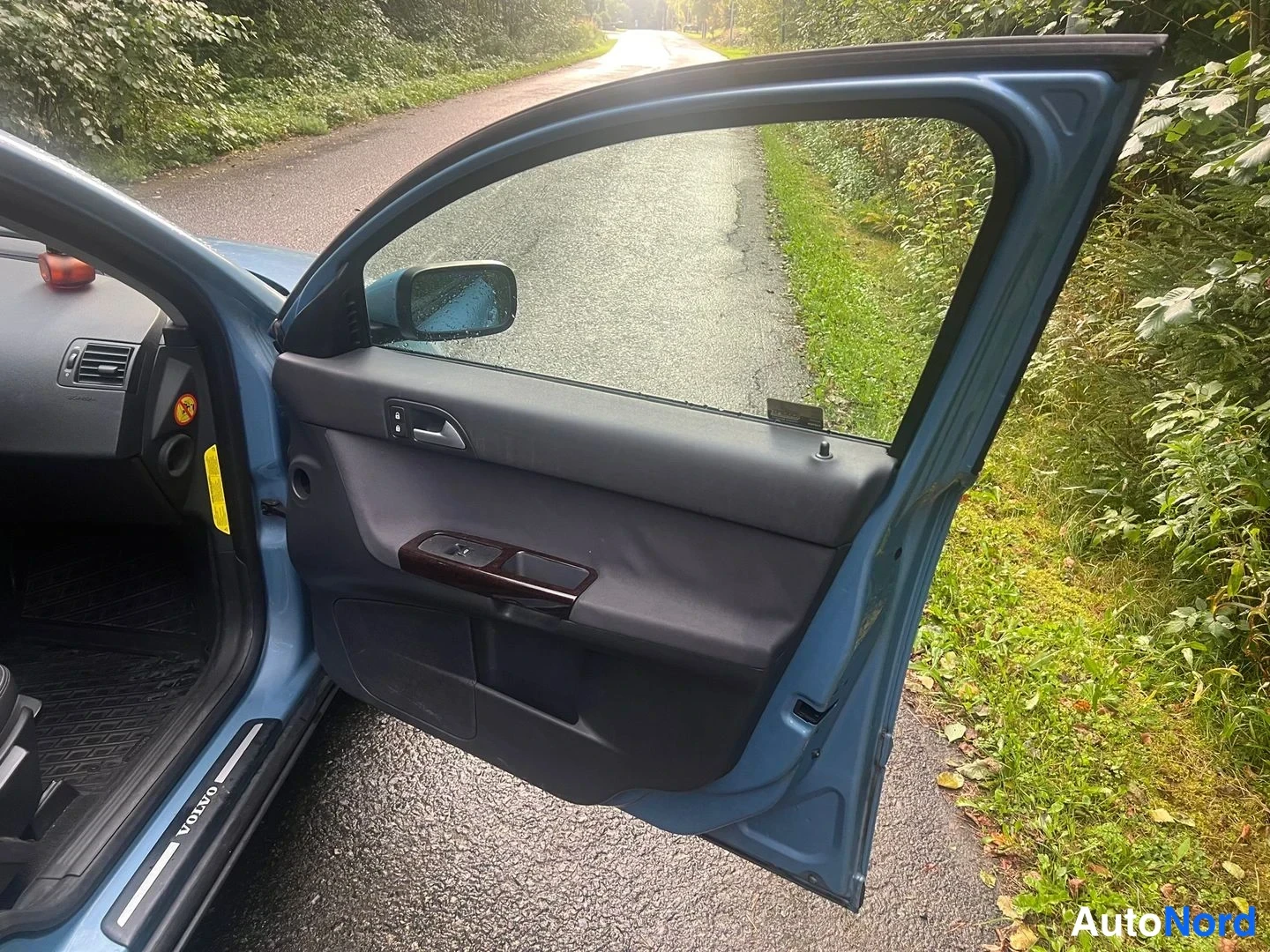 Blå Volvo V50 2004, detalj, bild 17