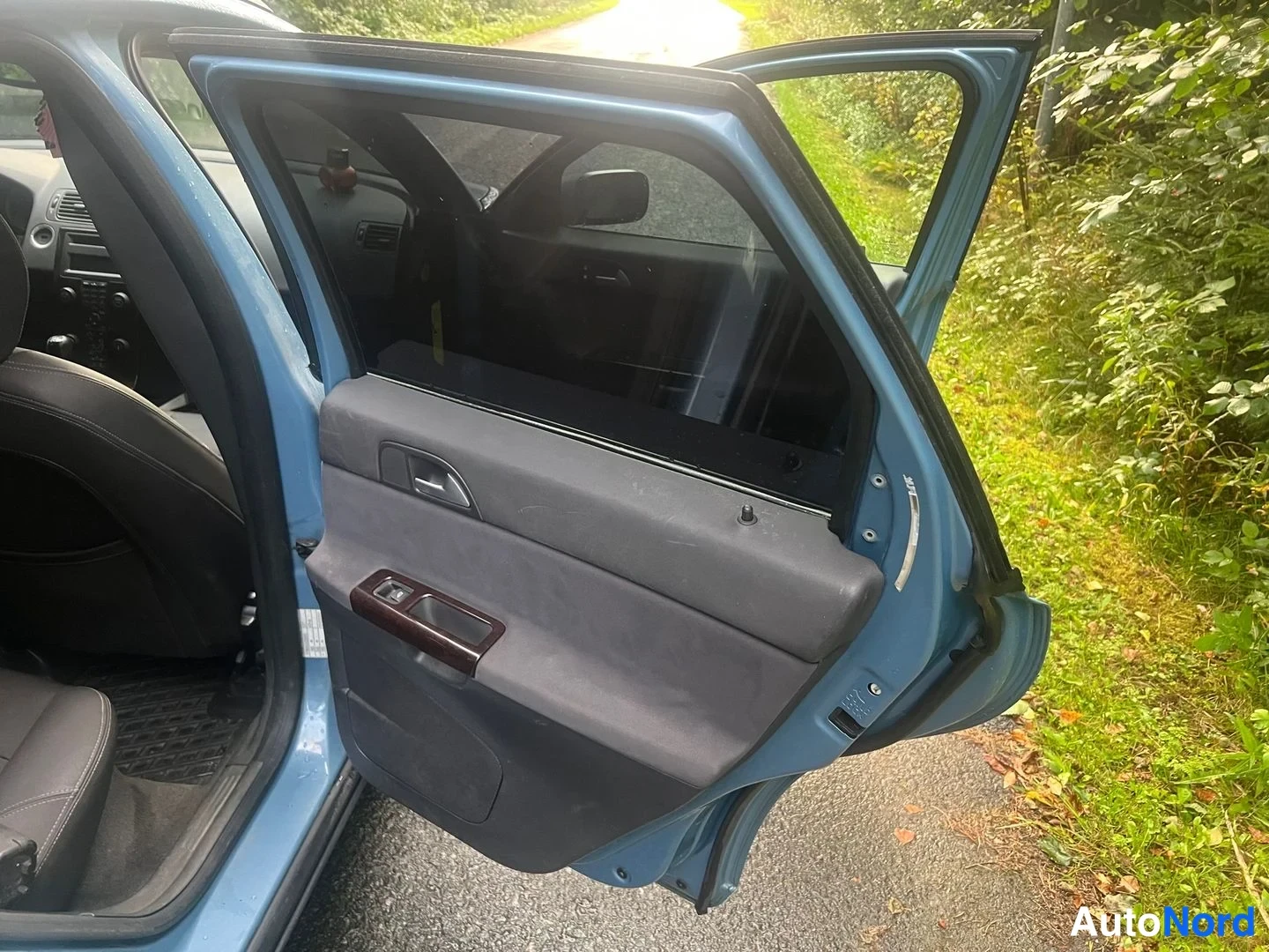 Blå Volvo V50 2004, detalj, bild 18