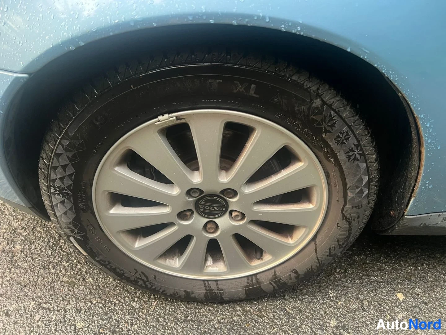 Blå Volvo V50 2004, detalj, bild 19