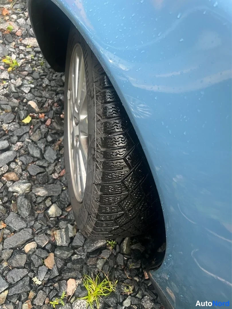 Blå Volvo V50 2004, detalj, bild 23
