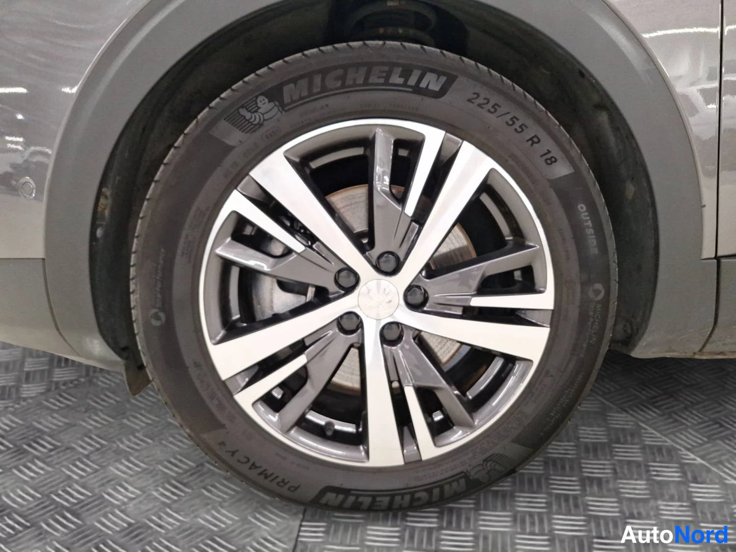 Grå Peugeot 3008 2021, detalj, bild 17